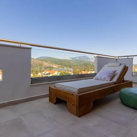 Melissani * أرغوستولي